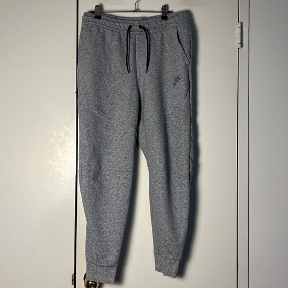 Nike Tech Fleece Gray Jogger M - Picture 3 of 9